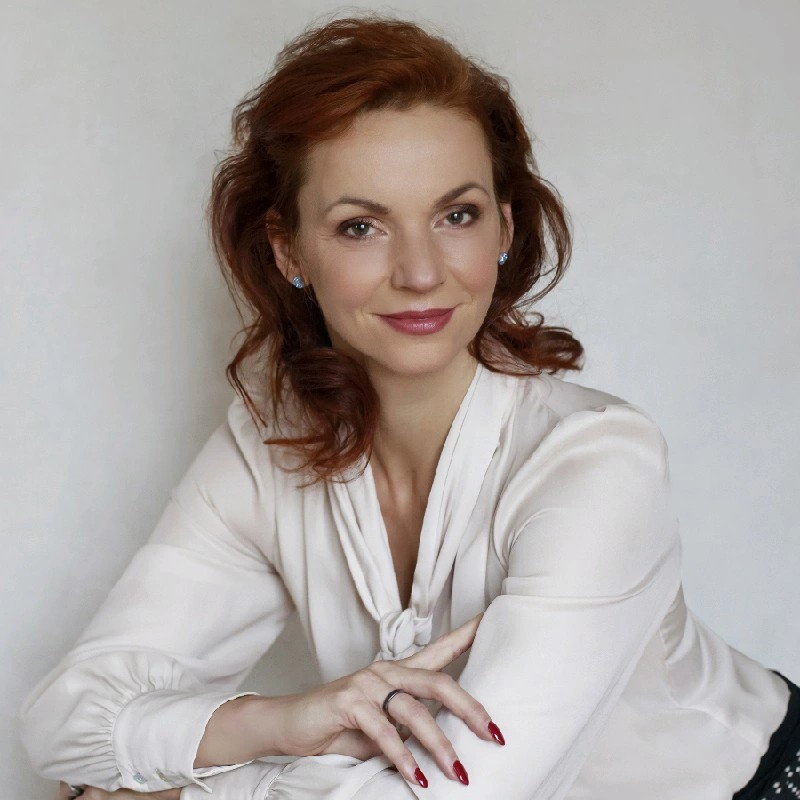 Tina Baznik